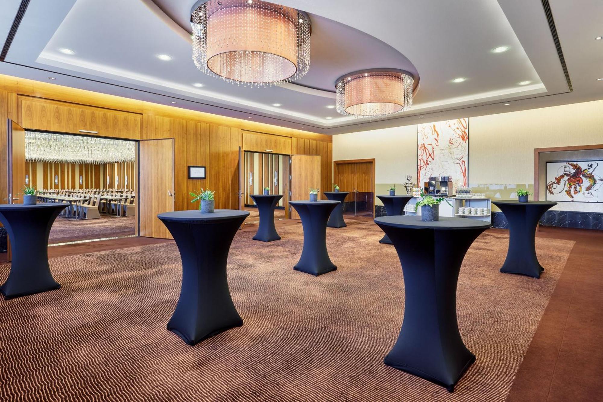 Jw Marriott Hotel Frankfurt Frankfurt am Main Exterior foto The Westin Ballroom