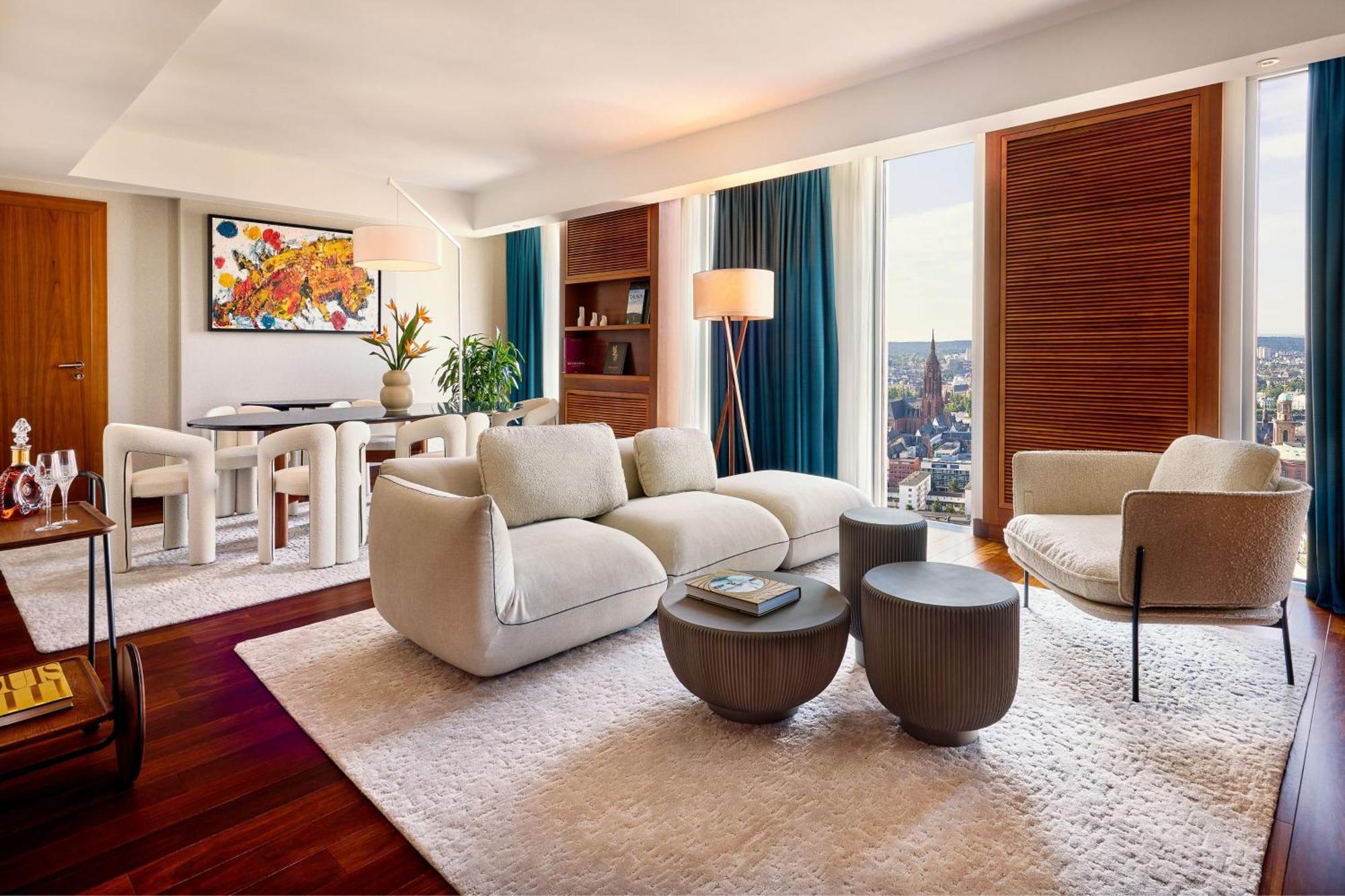 Jw Marriott Hotel Frankfurt Frankfurt am Main Exterior foto A living room at the Mandarin Oriental, Munich