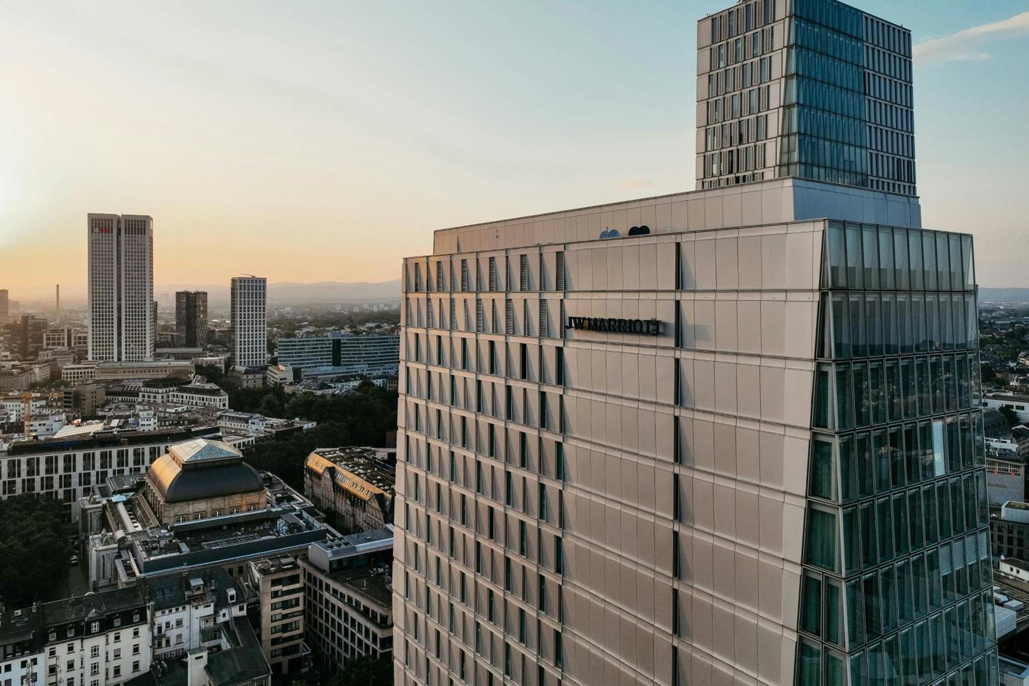 Jw Marriott Hotel Frankfurt Frankfurt am Main Exterior foto The residential tower