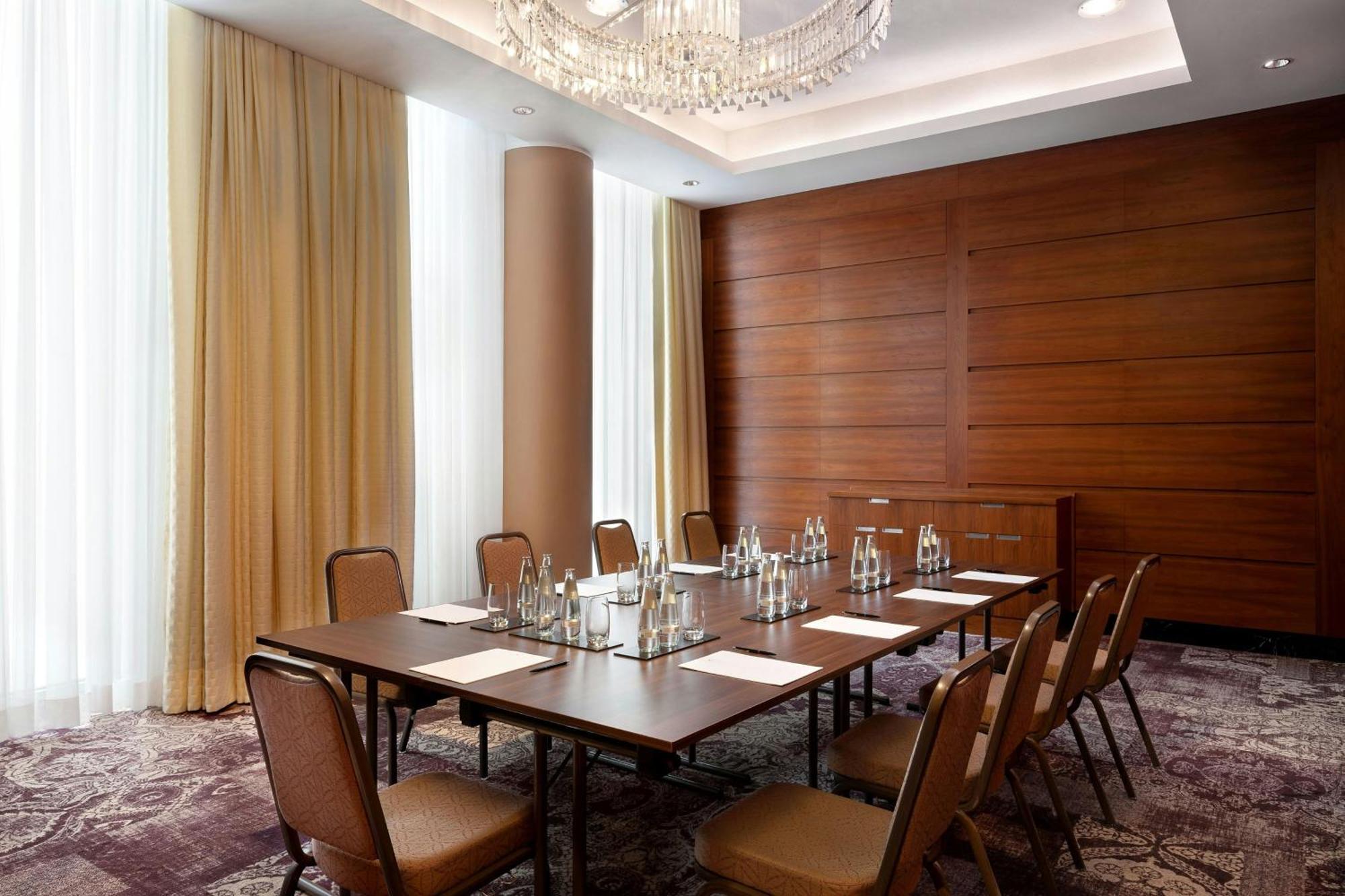 Jw Marriott Hotel Frankfurt Frankfurt am Main Exterior foto Meeting room