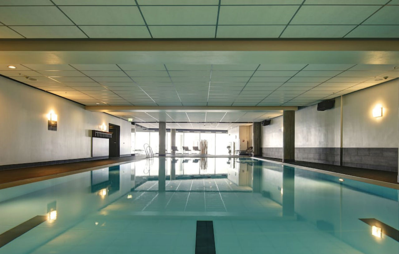 Jw Marriott Hotel Frankfurt Frankfurt am Main Exterior foto The swimming pool at the hotel